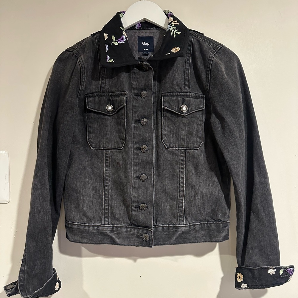 Gap Denim Jacket Flower Embroidery Size S